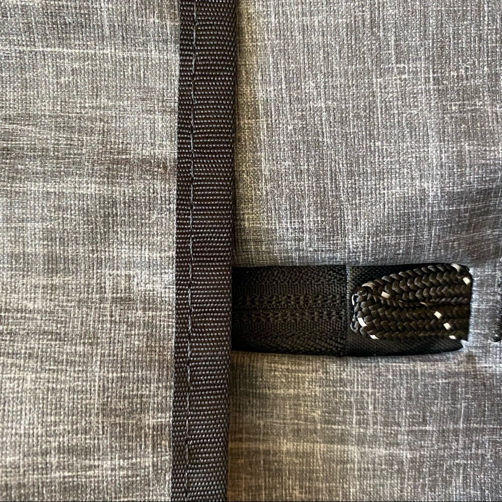 🆕Flowfold Commuter Center Zip Backpack Gray USA - Picture 9 of 9